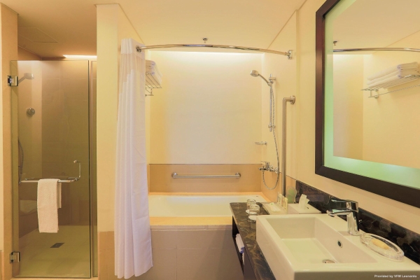 Holiday Inn & Suites MAKATI (Makati City)